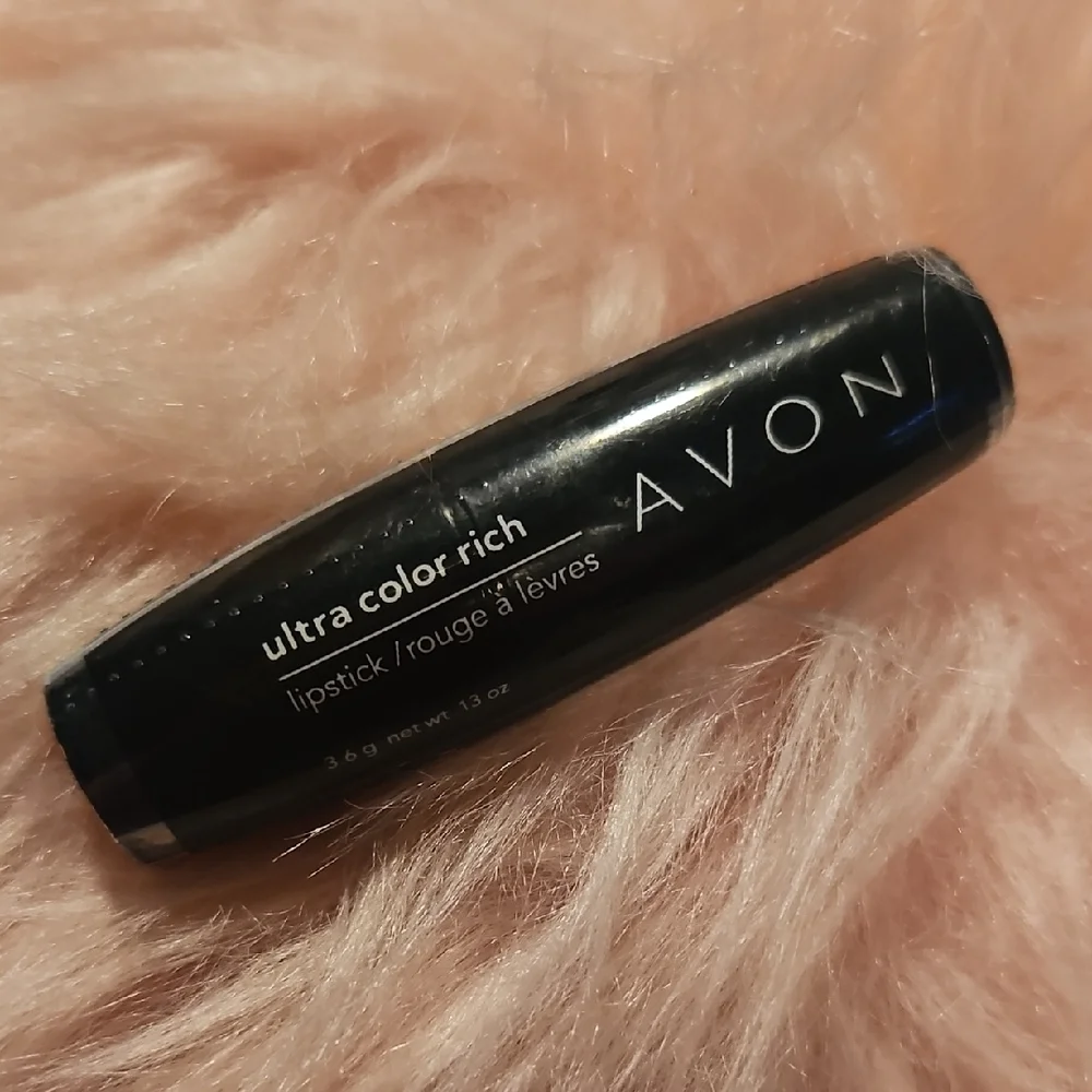 🆕️Avon Ultra Color Rich Lipstick  TWIG